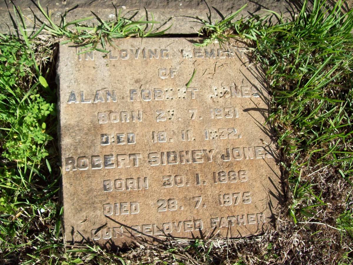 JONES Robert Sidney 1886-1975 :: JONES Alan Robert 1931-1932
