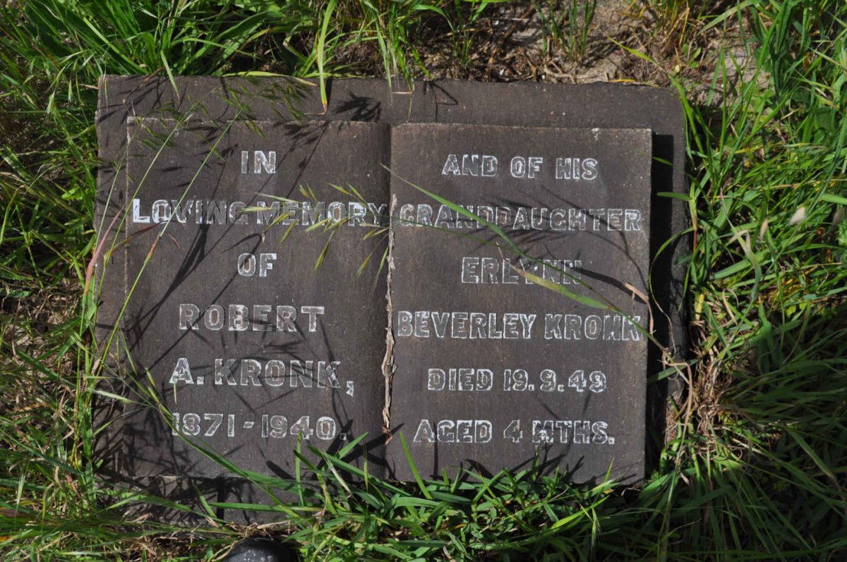 KRONK Robert A. 1871-1940 :: KRONK Erlynn Beverley -1949