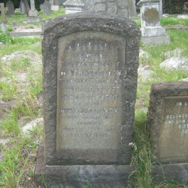 LYON William Fraser -1942 &amp; Emily -1937