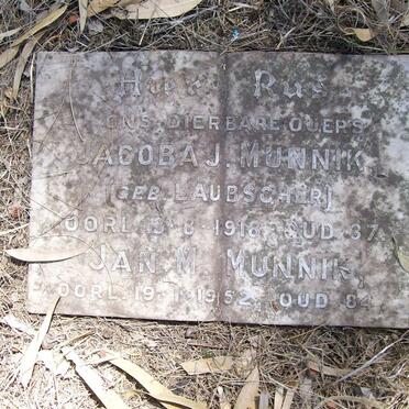 MUNNIK Jan M. -1952 &amp; Jacoba J. LAUBSCHER -1918