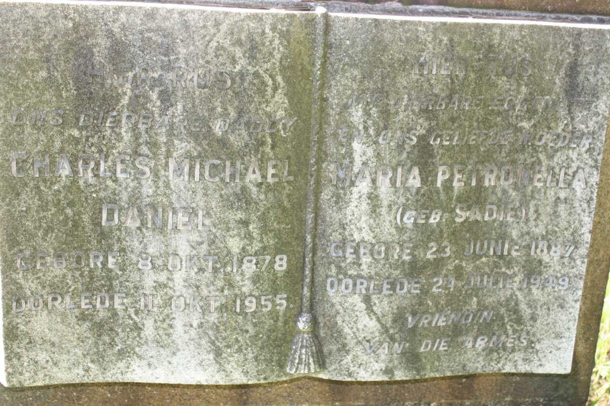 SEARLE Charles Michael Daniel 1878-1955 &amp; Maria Petronella SADIE 1887-1949