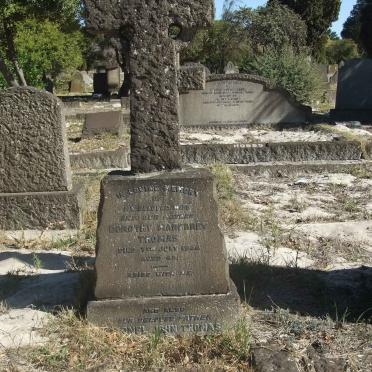 THOMAS Lionel John &amp; Dorothy Margaret -1944