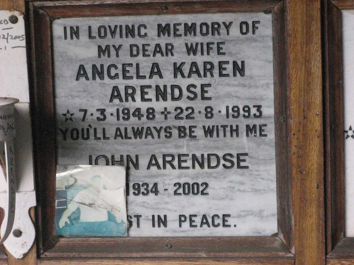 ARENDSE John 1934-2002 &amp; Angela Karen 1948-1993