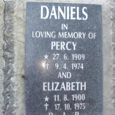 DANIELS Percy 1909-1974 &amp; Elizabeth 1900-1975