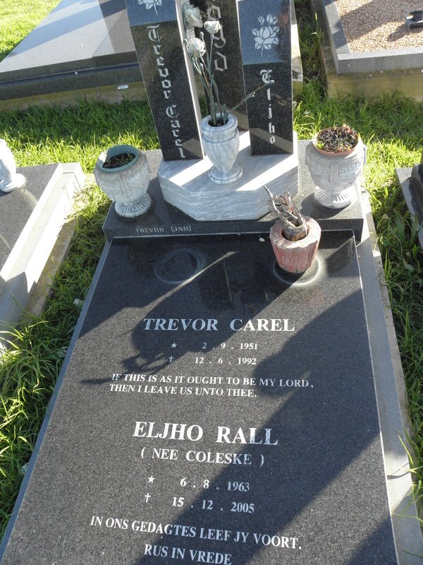 LLOYD Trevor Carel 1951-1992 &amp; Eljho RALL nee COLESKE 1963-2005