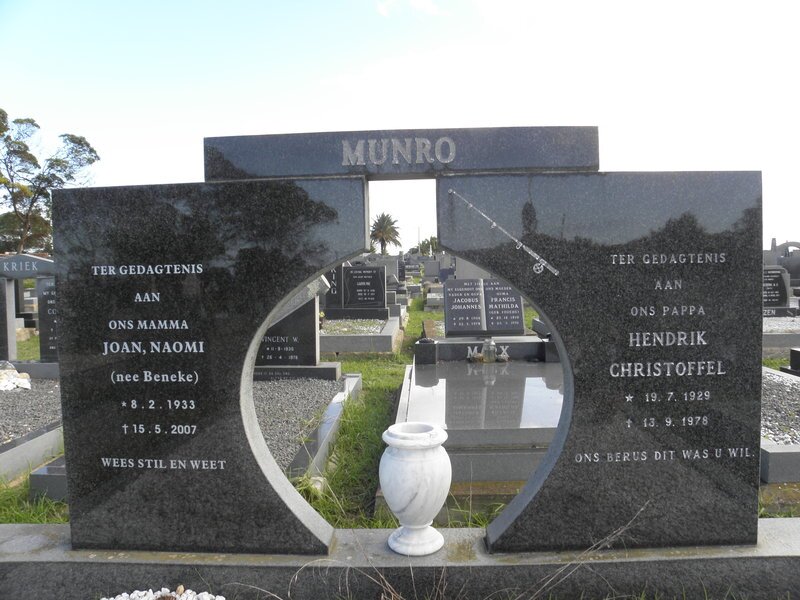 MUNRO Hendrik Christoffel 1929-1978 &amp; Joan Naomi BENEKE 1933-2007