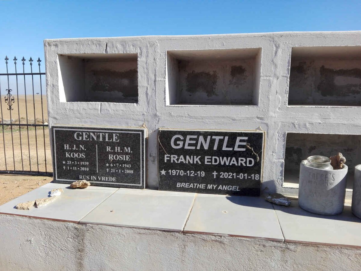 GENTLE H.J.N. Koos 1939-2010 & R.H.M. Rosie 1943-2008 :: GENTLE Frank Edward 1970-2021