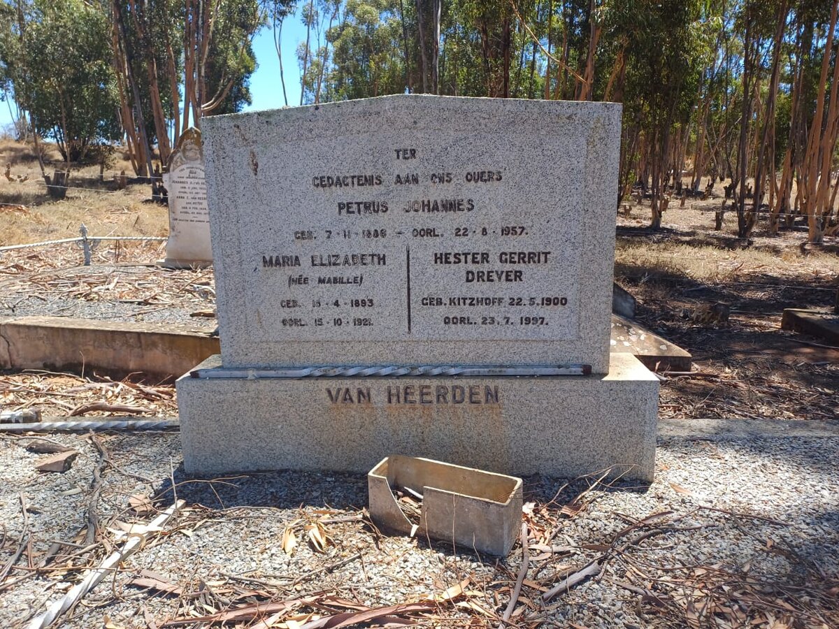 HEERDEN Petrus Johannes, van 1886-1957 & Maria Elizabeth MABILLE 1893-1921 :: DREYER Hester Gerrit nee KITZHOFF 1900-1997