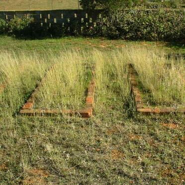 Western Cape, MOSSEL BAY district, Herbertsdale, Outeniquas Drift 197 farm, farm cemetery_1