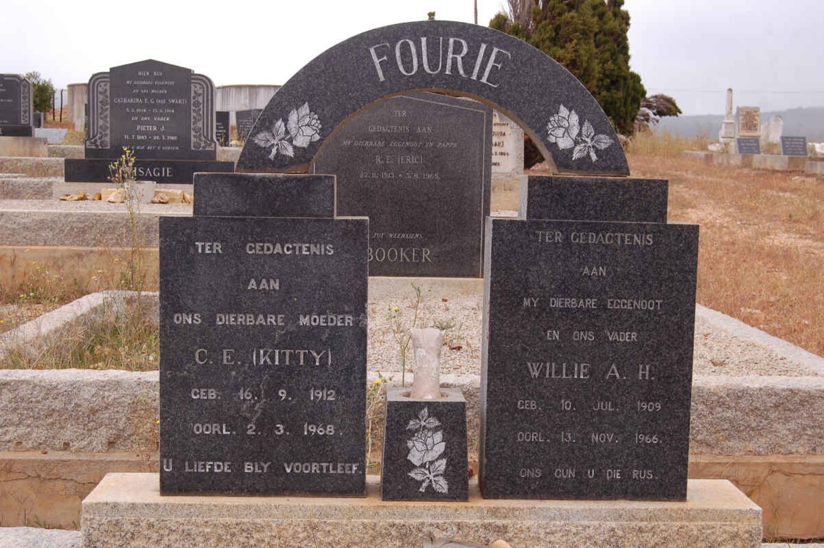 FOURIE Willie A.H. 1909-1966 &amp; C.E. 1912-1968