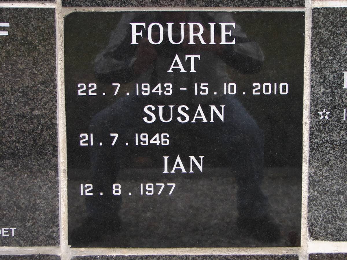FOURIE At 1943-2010 :: FOURIE Susan 1946- :: FOURIE Ian 1977-