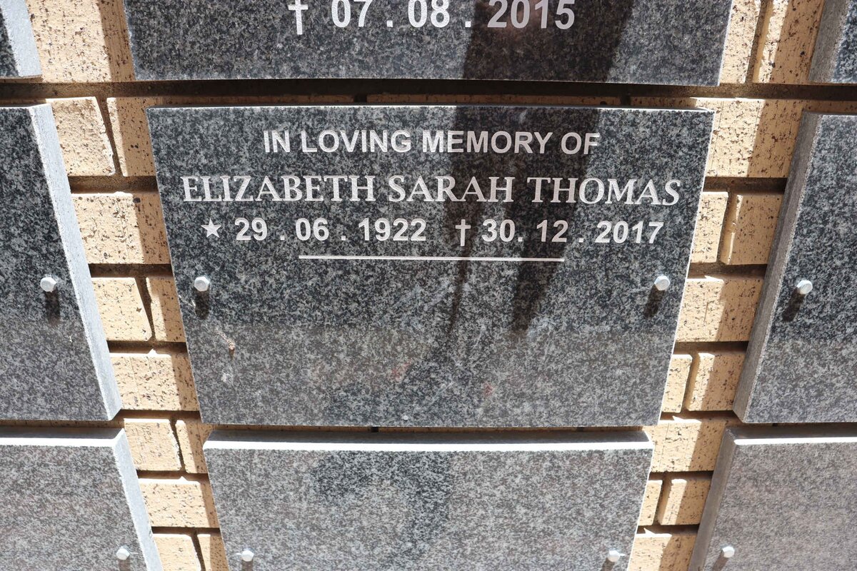 THOMAS Elizabeth Sarah 1922-2017