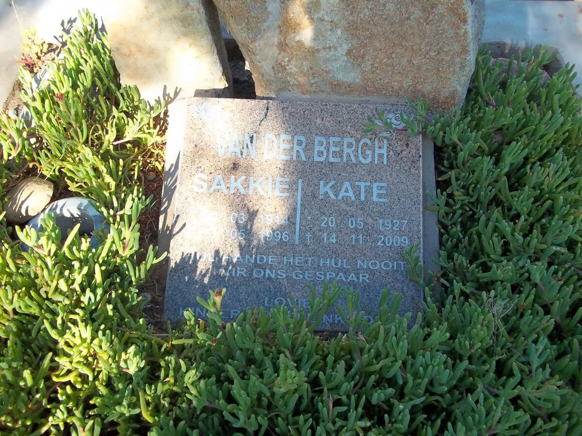 BERGH Sakkie, van der 1914-1996 &amp; Kate 1927-2009