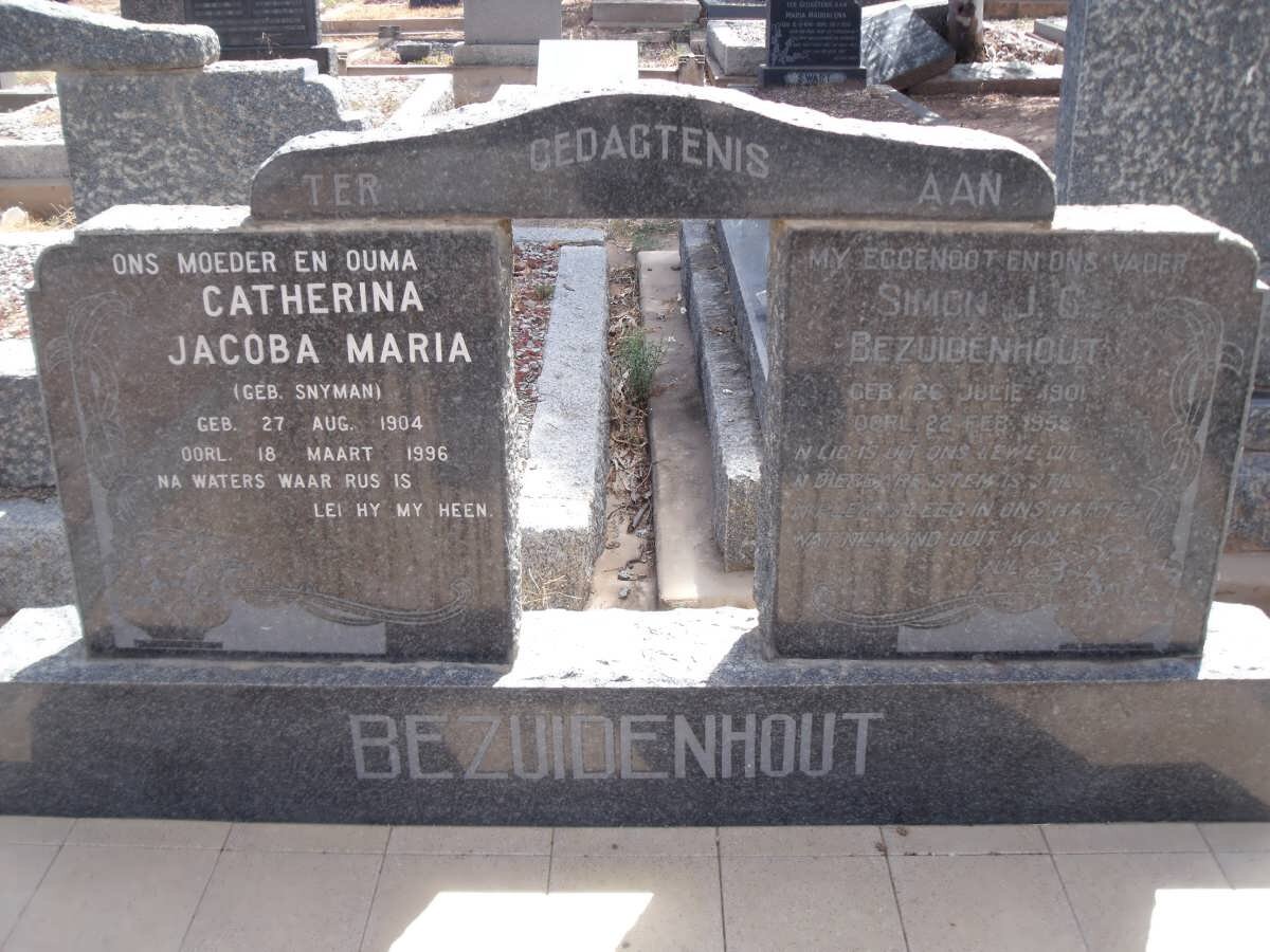 BEZUIDENHOUT Simon J.C. 1901-1958 &amp; Catherine Jacoba Maria SNYMAN 1904-1996