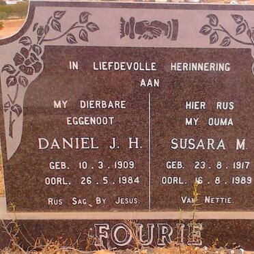 FOURIE Daniel J.H. 1909-1984 &amp; Susara M. 1917-1989