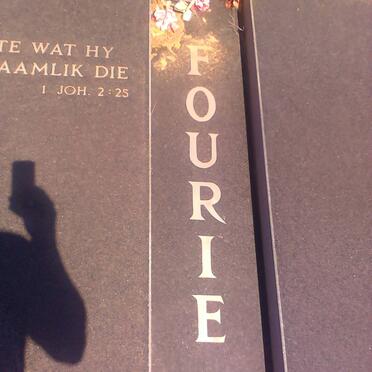 FOURIE Anna Dorothea Elizabeth nee OOSTHUIZEN 1945-1998