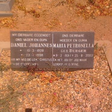 SWANEPOEL Daniel Johannes 1928-1998 &amp; Maria Petronella BURGER 19312-2003