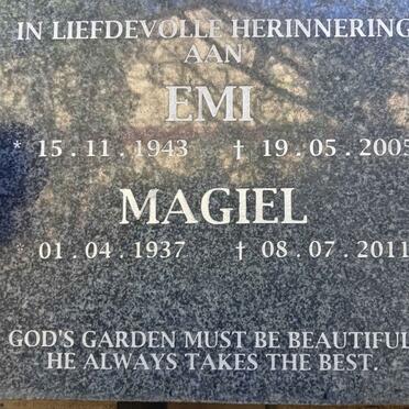 ? Magiel 1937-2011 & Emi 1943-2005 