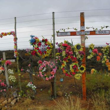 Western Cape, OUDTSHOORN district, Oudtshoorn, R62, Roadside memorials