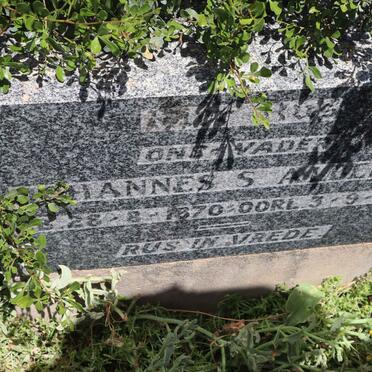 Western Cape, OUDTSHOORN district, Van Wyks Kraal 117_2, farm cemetery