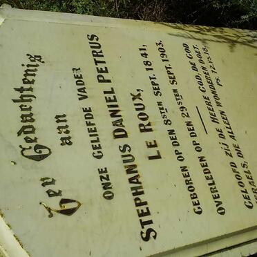 Western Cape, OUDTSHOORN district, Van Wyks Kraal 117_3, farm cemetery