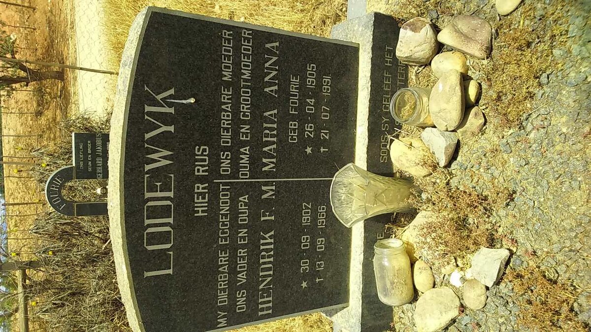 LODEWYK Hendrik F.M. 1902-1966 &amp; Maria Anna FOURIE 1905-1991