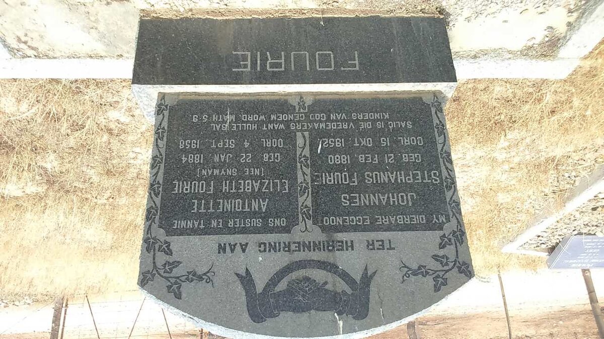 FOURIE Johannes Stephanus 1880-1952 &amp; Antoinette Elizabeth SNYMAN 1884-1958