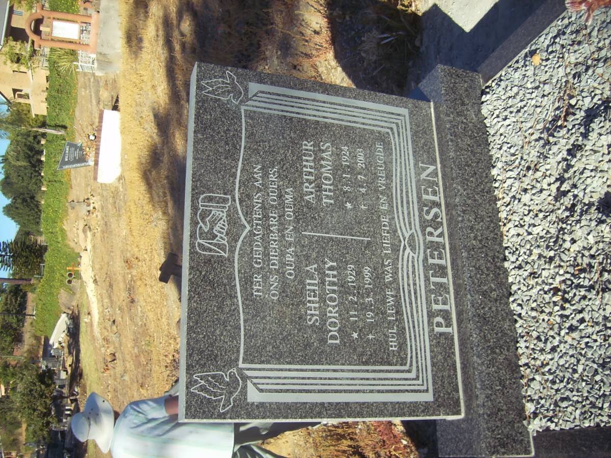 PETERSEN Arthur Thomas 1924-2003 &amp; Sheila Dorothy 1929-1999