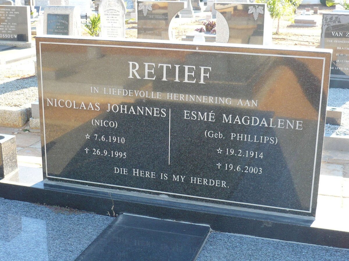 RETIEF Nicolaas Johannes 1910-1995 &amp; Esmé Magdalene PHILLIPS 1914-2003