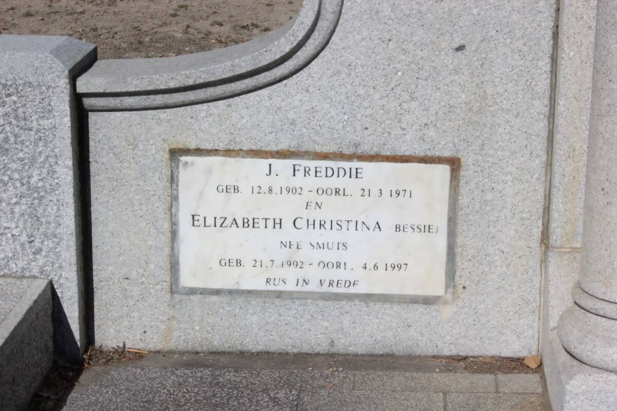 KIRSTEN J. Freddie 1902-1971 &amp; Elizabeth Christina SMUTS 1902-1997