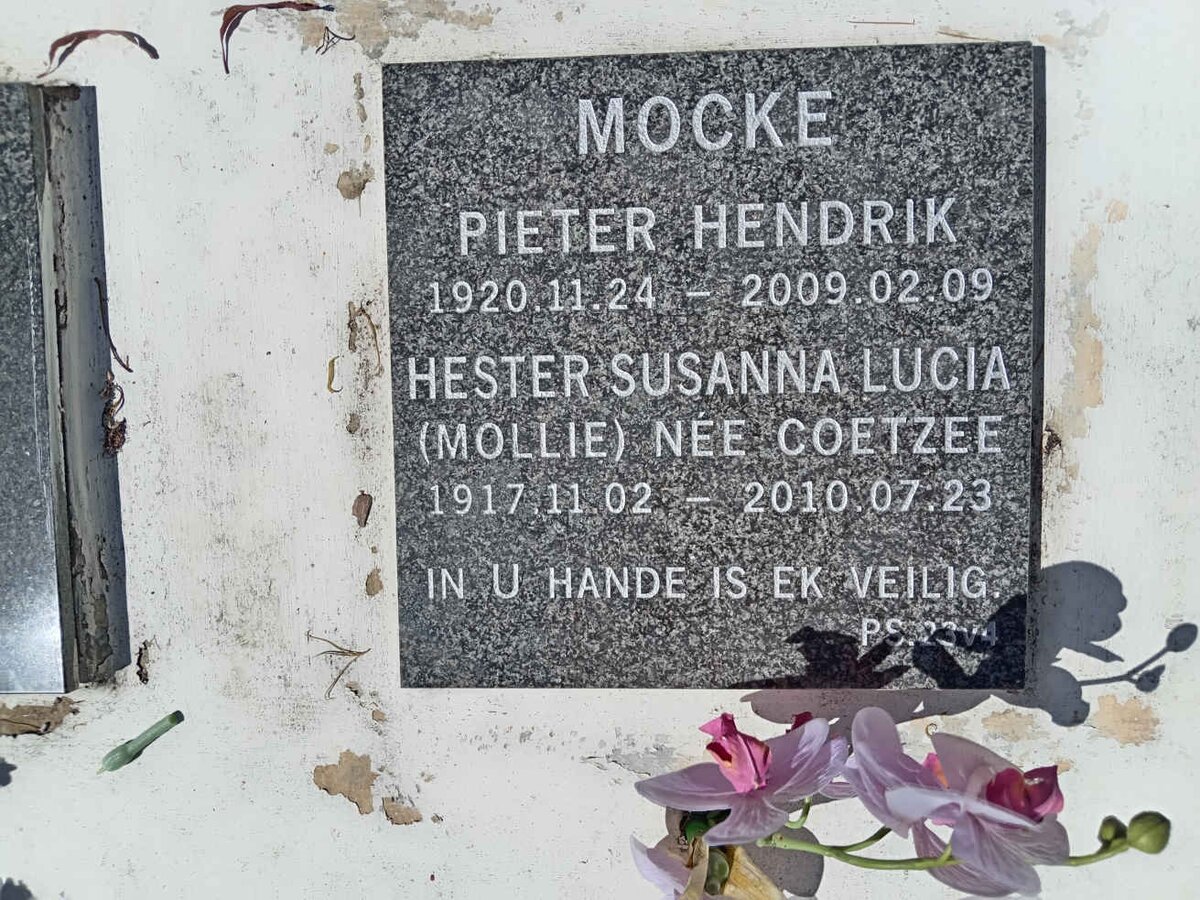 MOCKE Pieter Hendrik 1920-2009 & Hester Susanna Lucia COETZEE 1917-2010