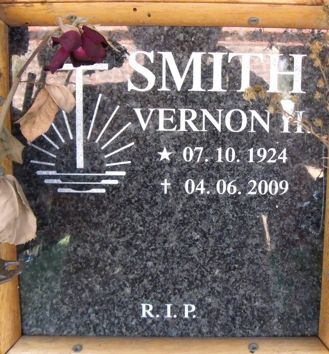 SMITH Vernon H. 1924-2009