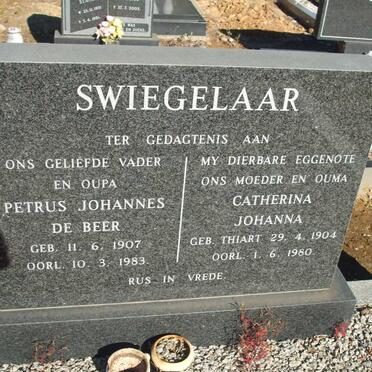 SWIEGELAAR Petrus Johannes De Beer 1907-1983 & Catherina Johanna THIART 1904-1980