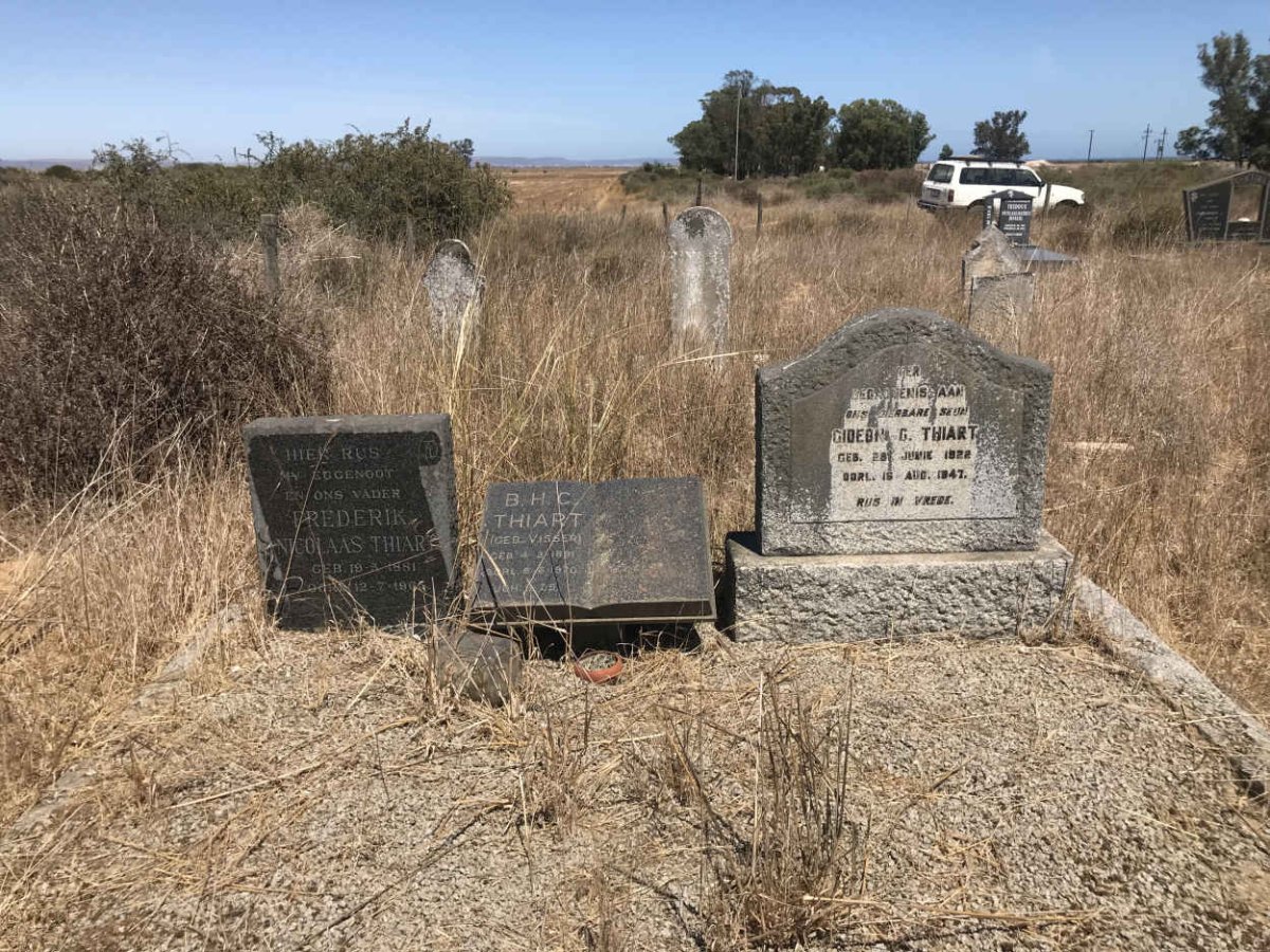 THIART Frederik Nicolaas 1881-1963 :: B.H.C. THIART nee VISSER 1891-1970 :: THIART Gideon G. 1922-1947_1