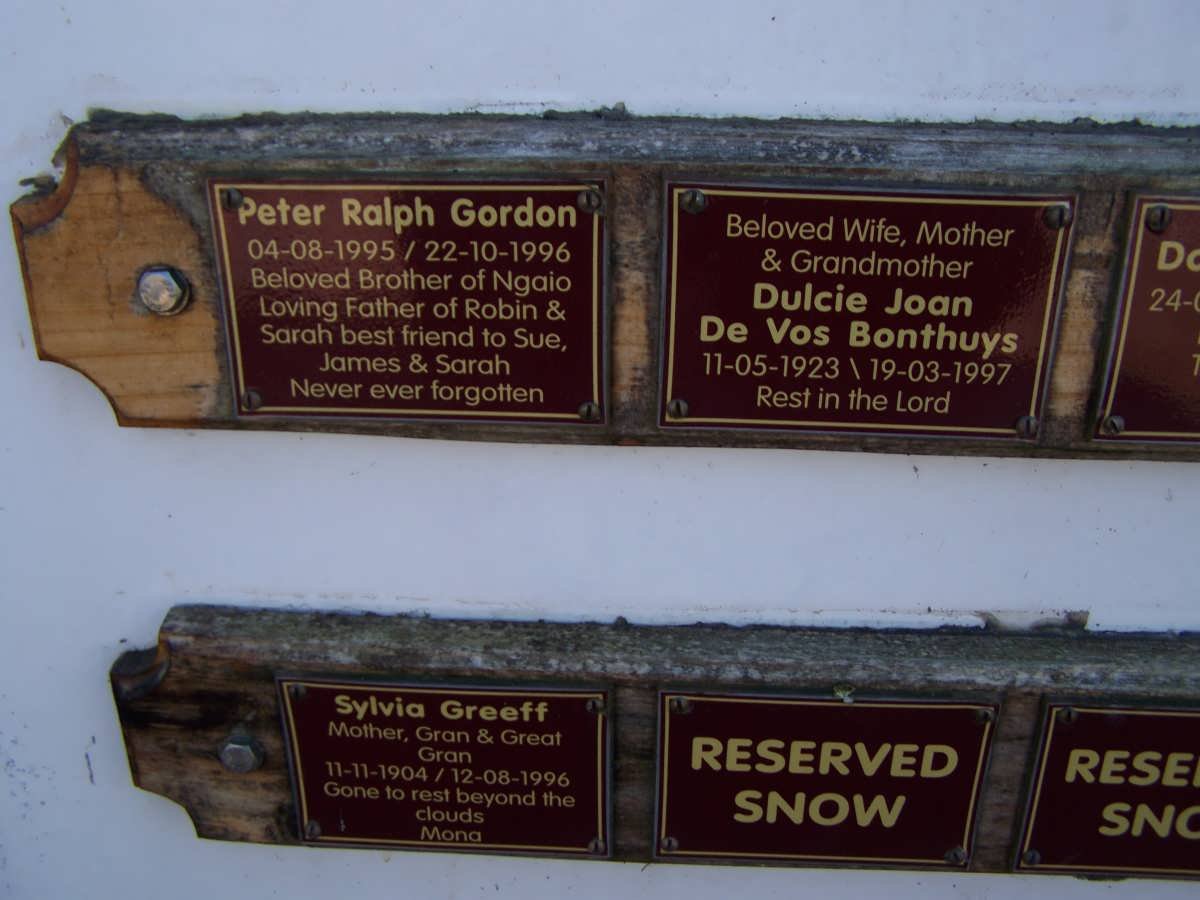 GORDON Peter Ralph :: BONTHUYS Dulcie Joan nee DE VOS 1923-1997 :: GREEFF Sylvia 1904-1996