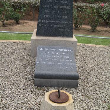 NIEKERK J.C., van 1897-1948 &amp; Anna 1903-1980