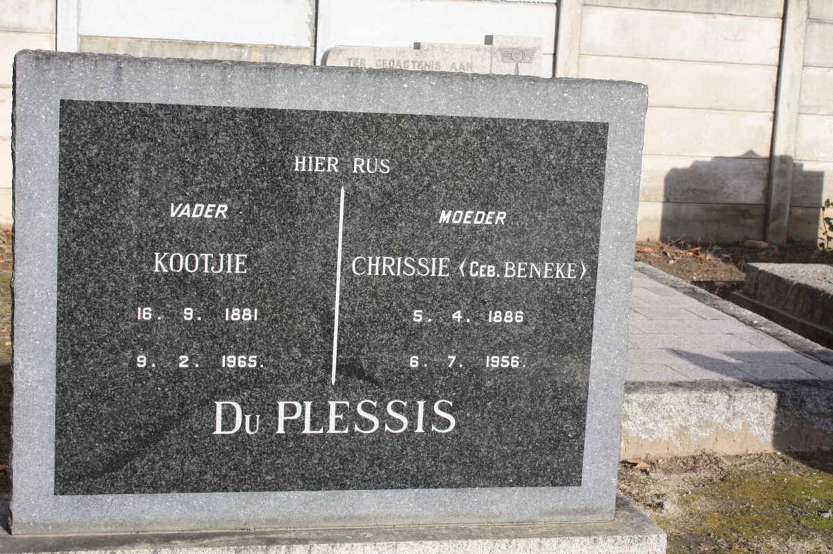 PLESSIS Kootjie, du 1881-1965 &amp; Chrissie BENEKE 1886-1956