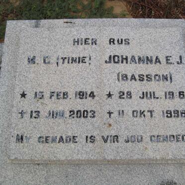 RUST M.C. 1914-2003 &amp; Johanna E.J. BASSON 1916-1995