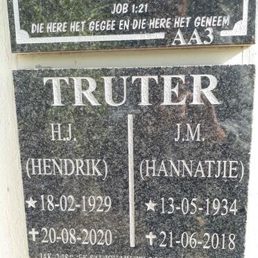 TRUTER H.J. 1929-2020 &amp; J.M. 1934-2018