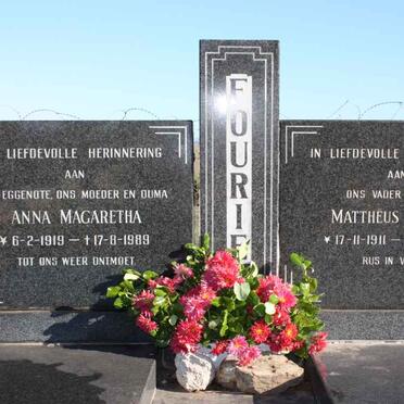 FOURIE Mattheus Eduard 1911-1991 &amp; Anna Magaretha 1919-1989