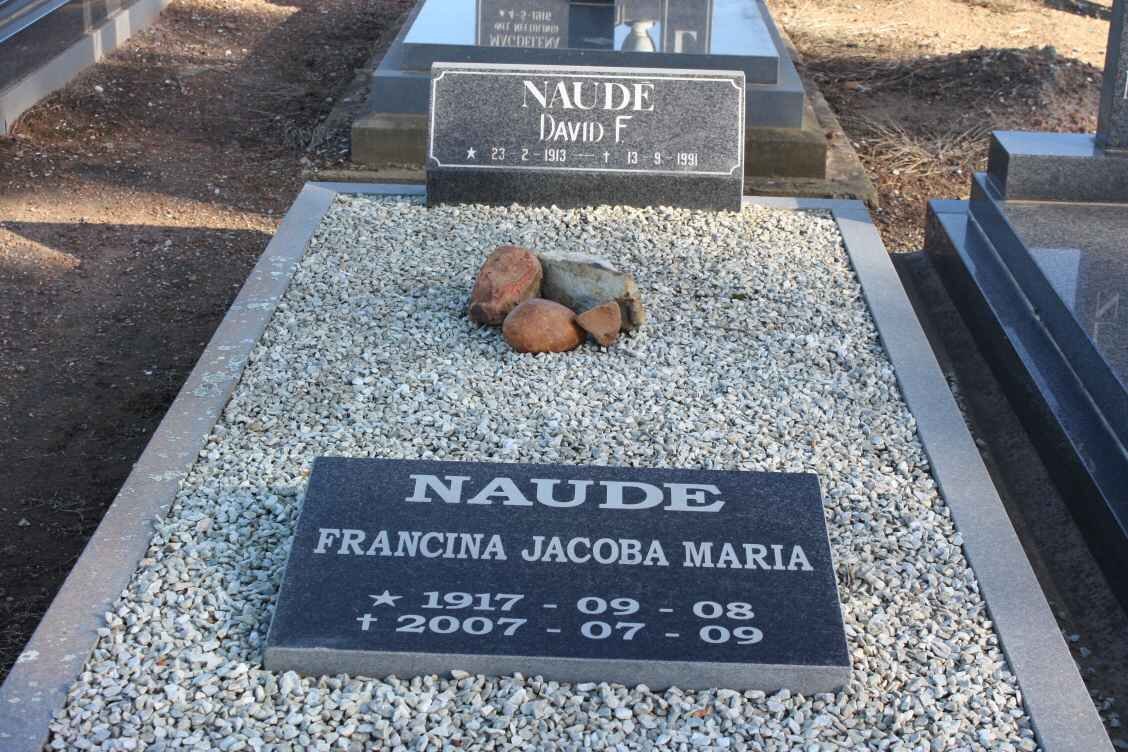 NAUDE David F. 1913-1991 &amp; Francina Jacoba Maria 1917-2007