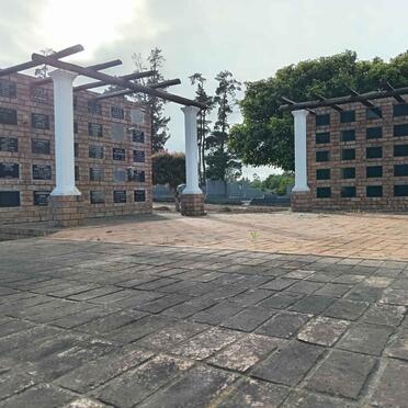 1. Memorial walls :: Gedenkmure