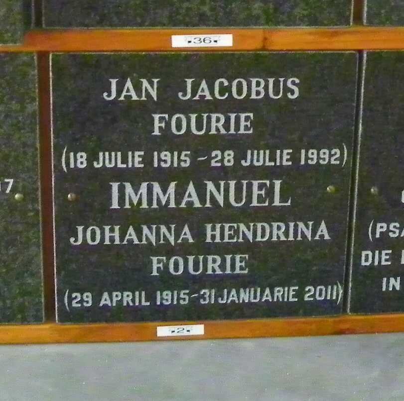FOURIE Jan Jacobus Fourie 1915-1992 &amp; Johanna Hendrina 1915-2011