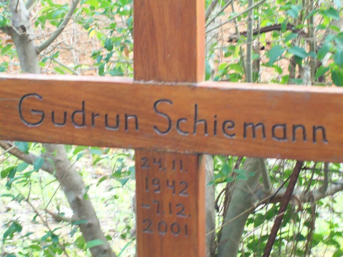 SCHIEMANN Gudrun 1942-2001
