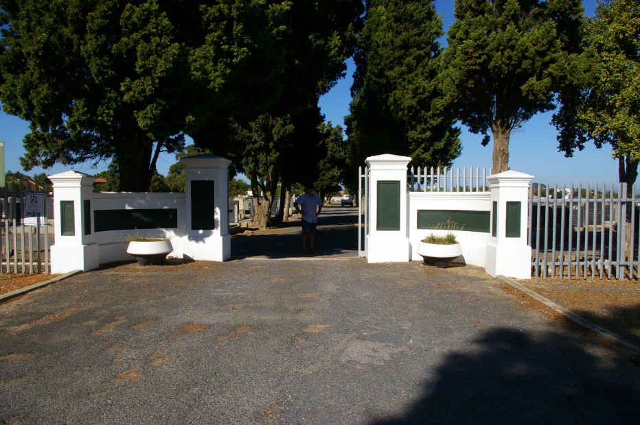 2. Ingang / Entrance