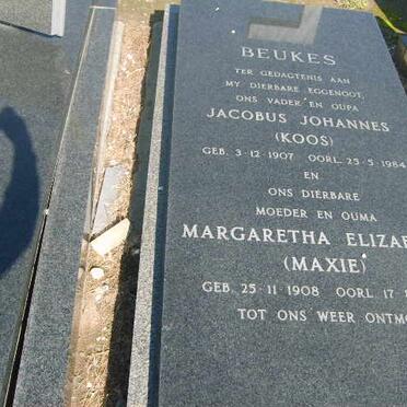 BEUKES Jacobus Johannes 1907-1984 &amp; Margaretha Elizabeth 1908-1996