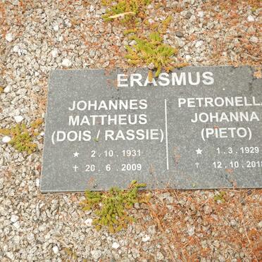 ERASMUS Johannes Mattheus 1931-2009 &amp; Petronella Johanna 1929-2018 :: ERASMUS Emma S.G. nee PANSEGROUW 1908-1981