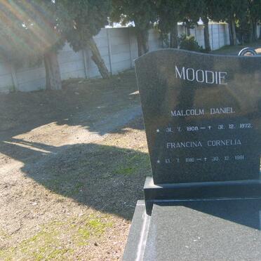 MOODIE Malcolm Daniel 1908-1972 &amp; Francina Cornelia 1918-1981