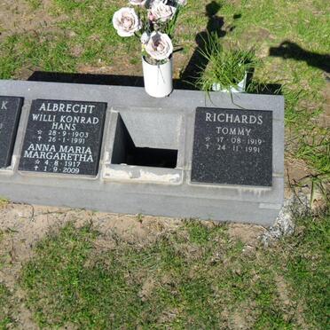 ALBRECHT Willi Konrad Hans 1903-1991 &amp; Anna Maria Margaretha 1917-2009 :: RICHARDS Tommy 1919-1991 