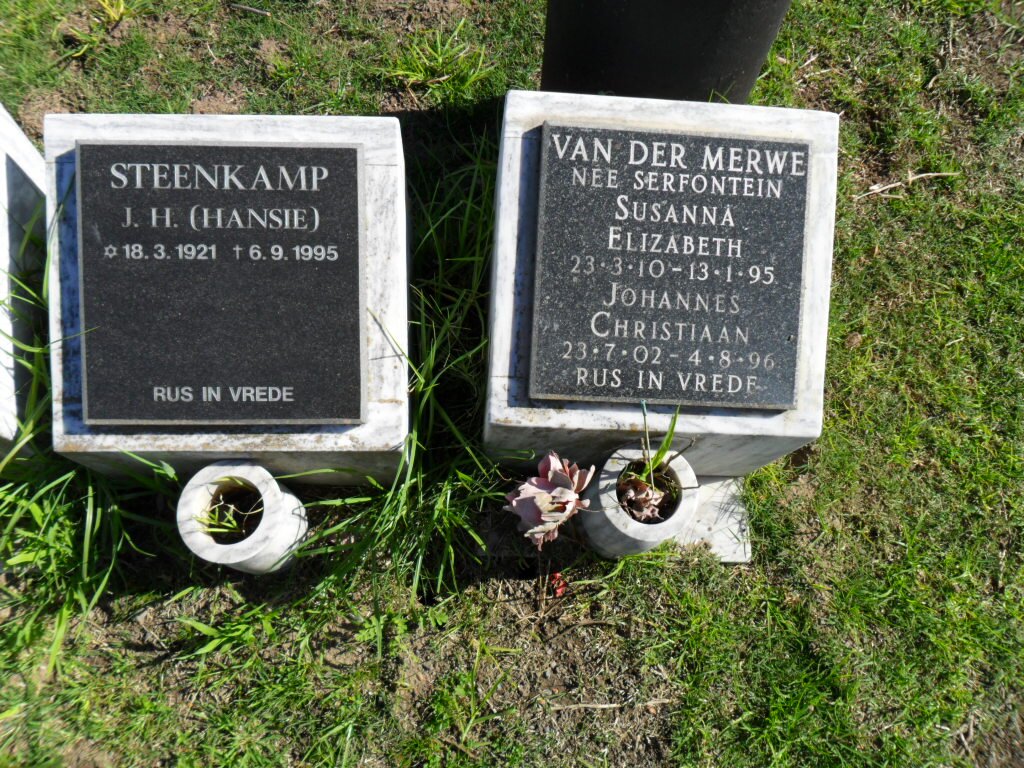 STEENKAMP J.H. 1921-1995 :: VAN DER MERWE Johannes Christiaan 1902-1996 &amp; Susanna Elizabeth SERFONTEIN 1910-1995